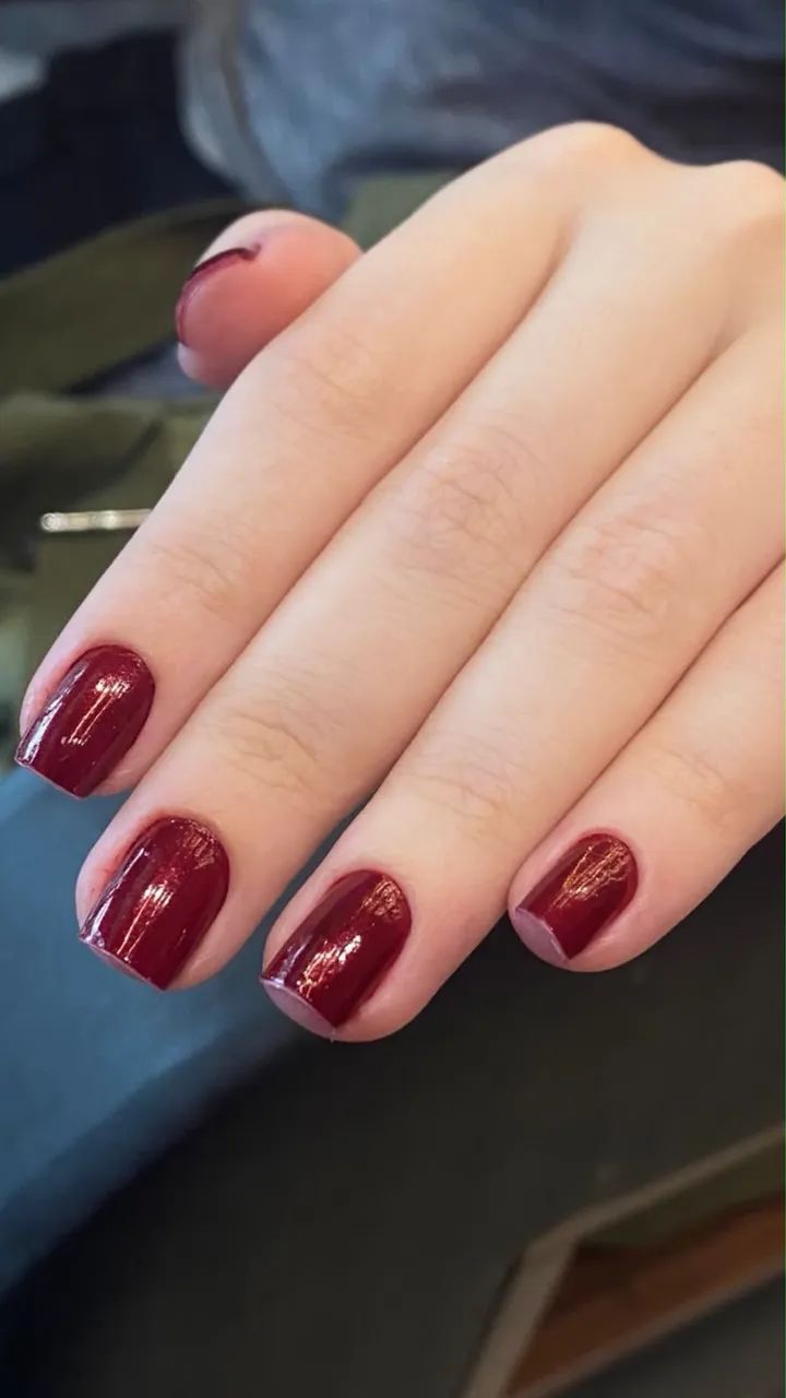 Vaga de manicure/ nails designer 