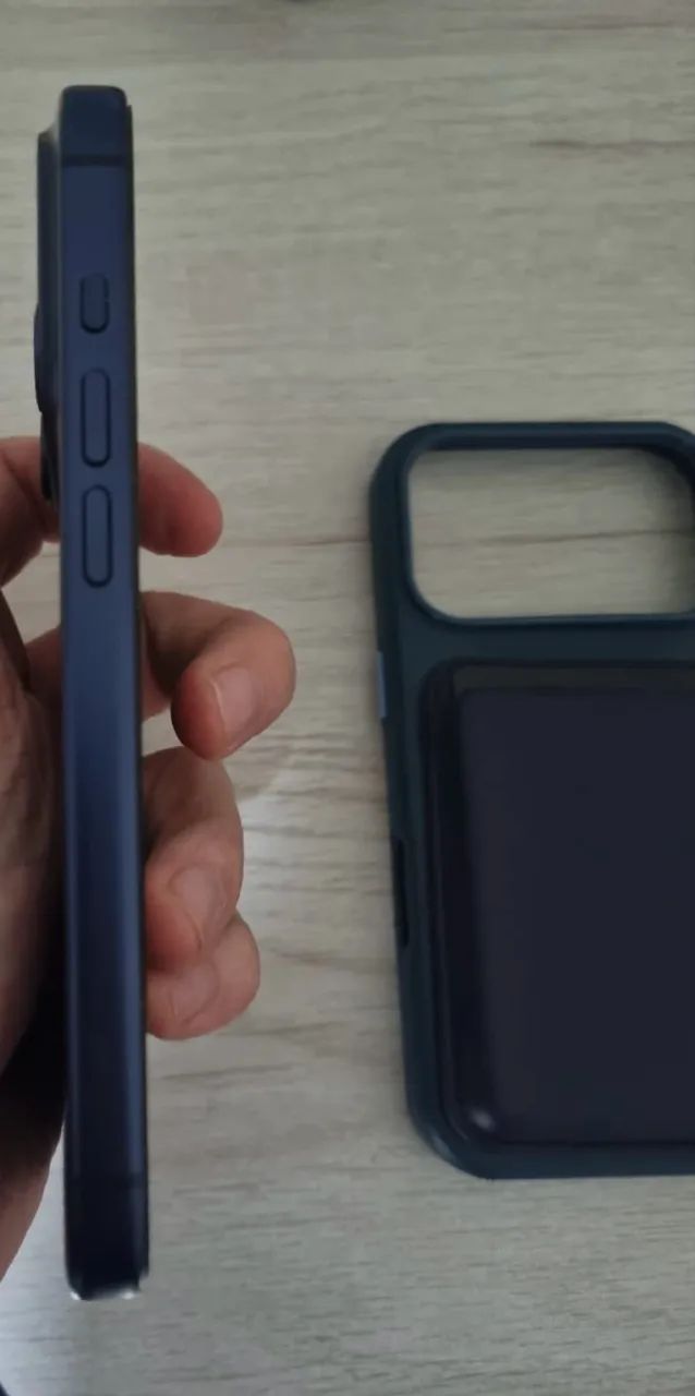 iPhone 17 pro 256gb - Azul - com garantia apple até Outubro - Foto 4
