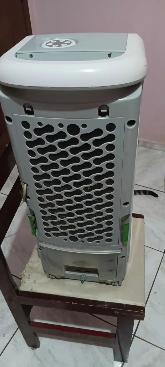 Vendo este  climatizador de pe gela bem qq - Foto 3