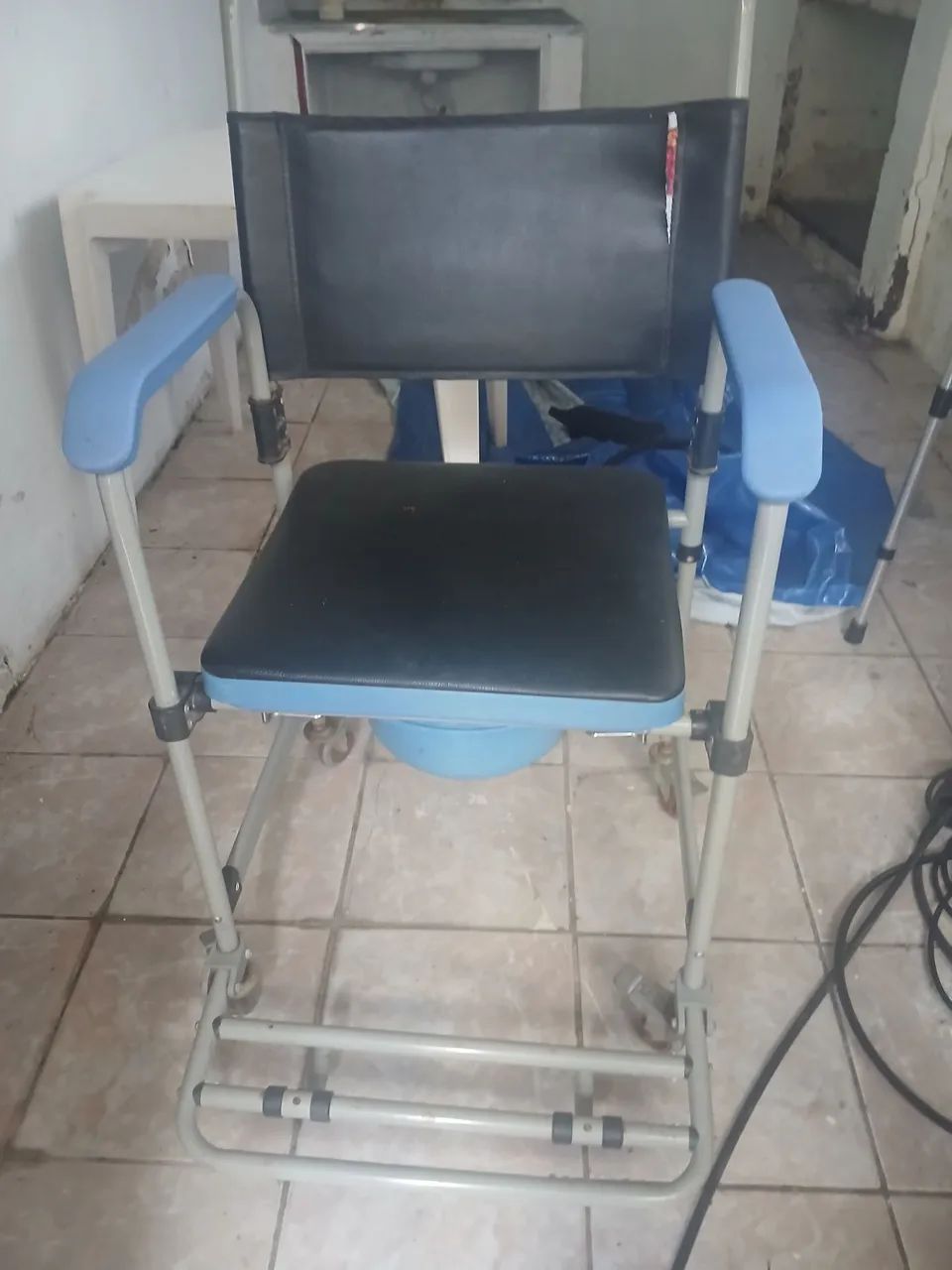 Cadeira higiênica  - Foto 2
