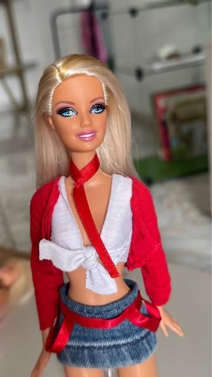 Barbie escolar antiga básica rbd 