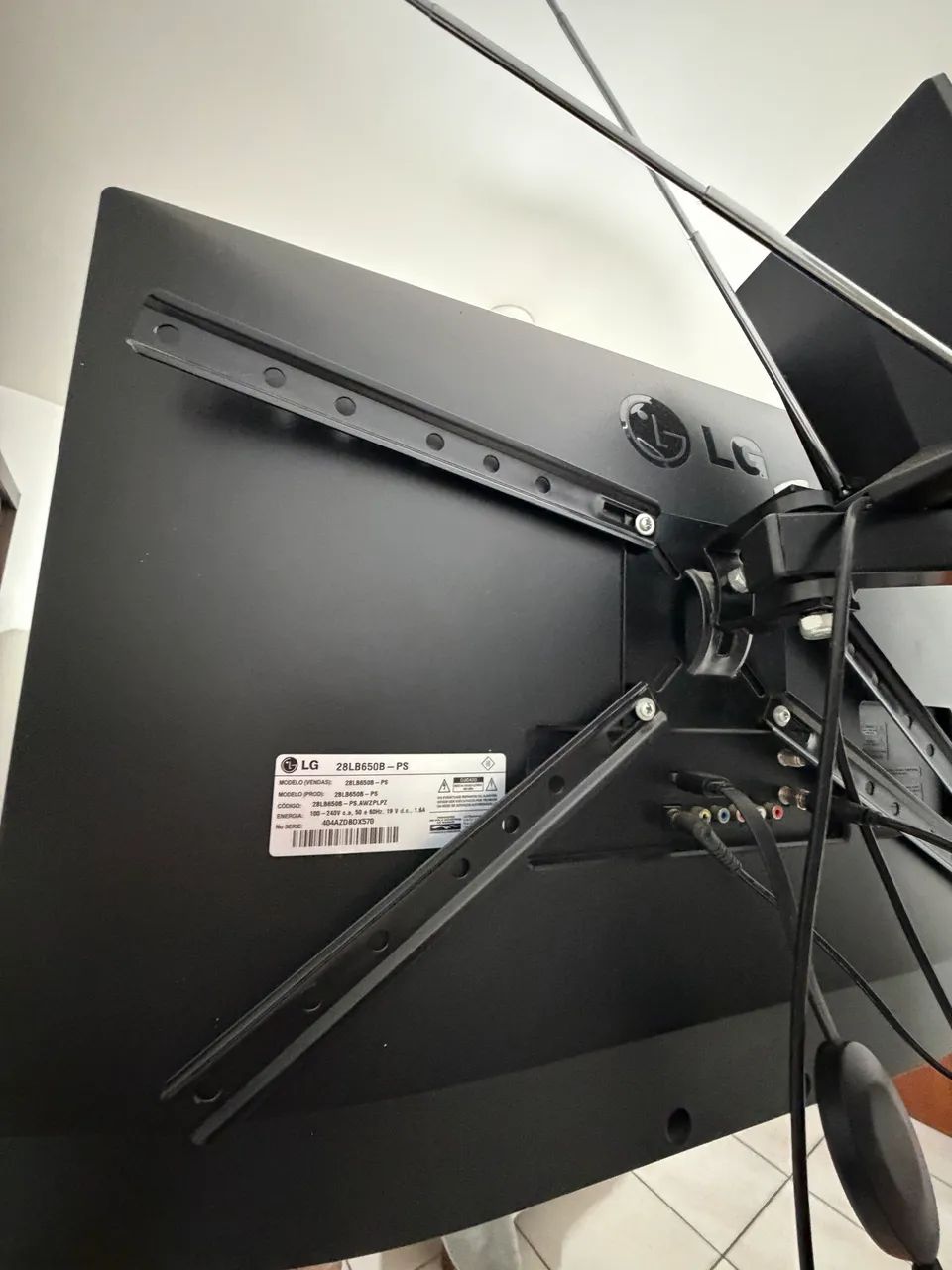 Tv LG 28 polegadas muito nova  - Foto 4