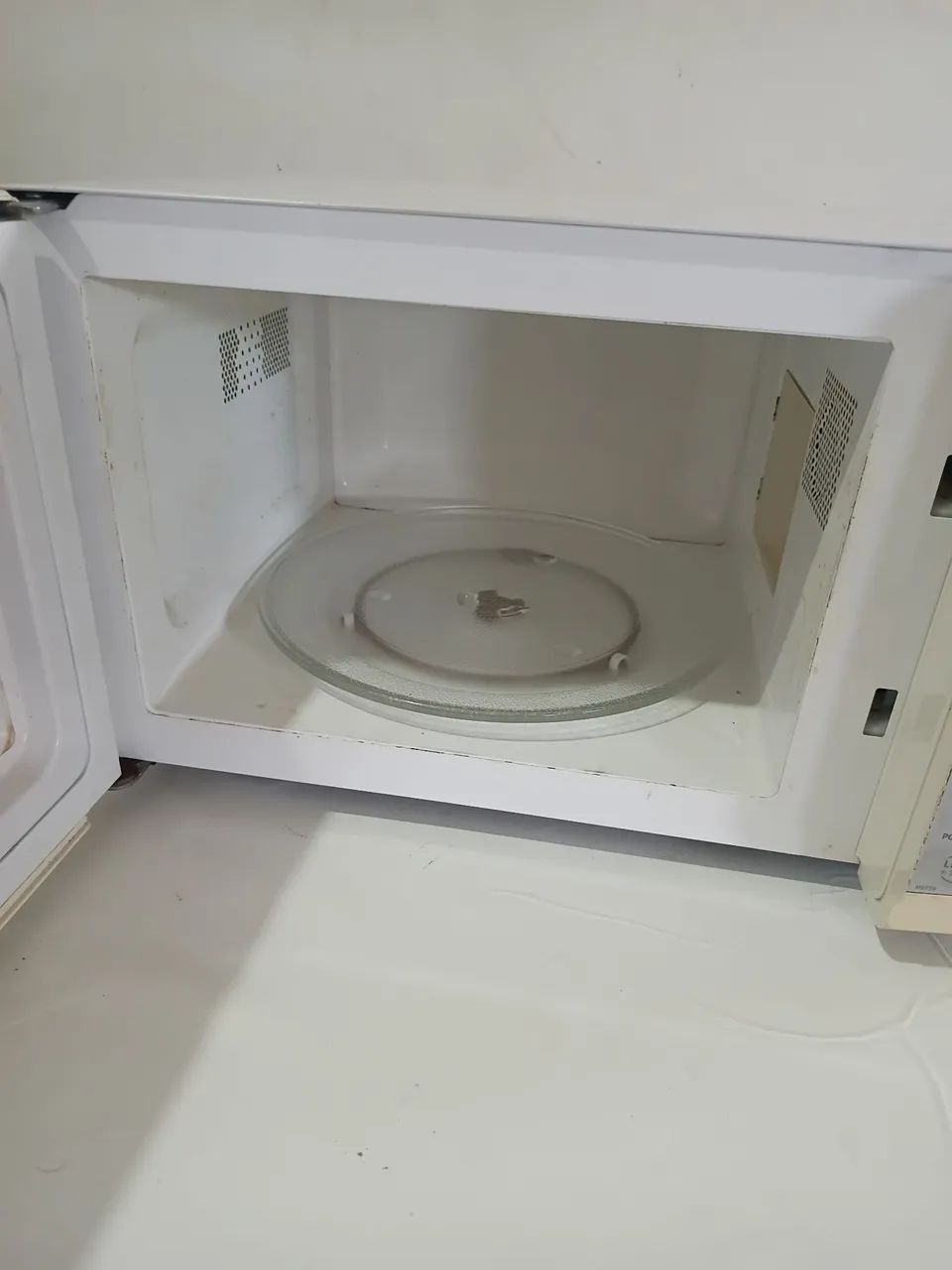 Micro-ondas Electrolux m ef 33 capacidade 23 litros funcionando perfeitamente - Foto 5