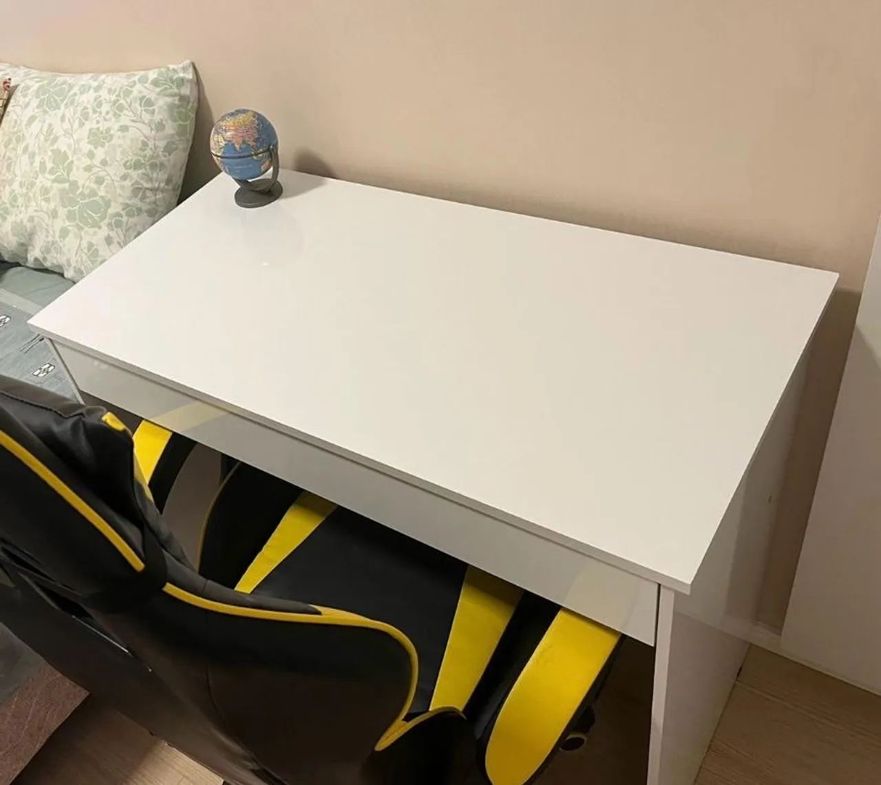 Mesa Branca retangular com uma gaveta - Foto 3