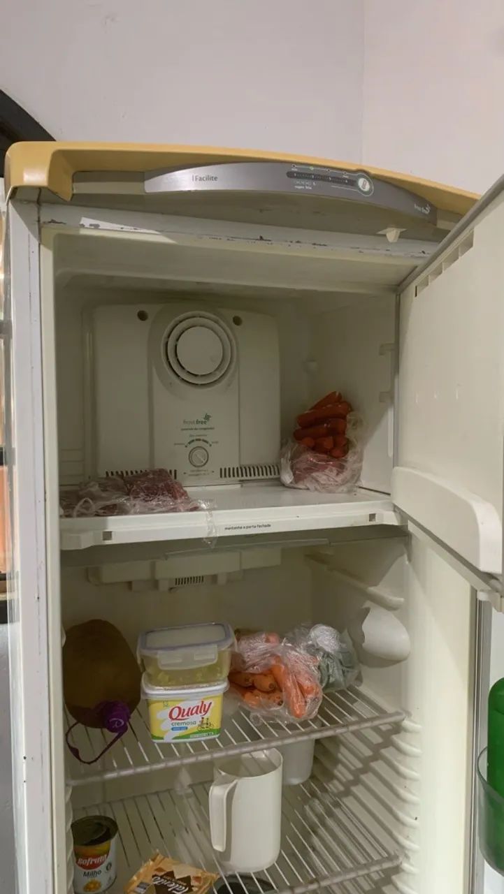 Geladeira com freezer - Foto 4
