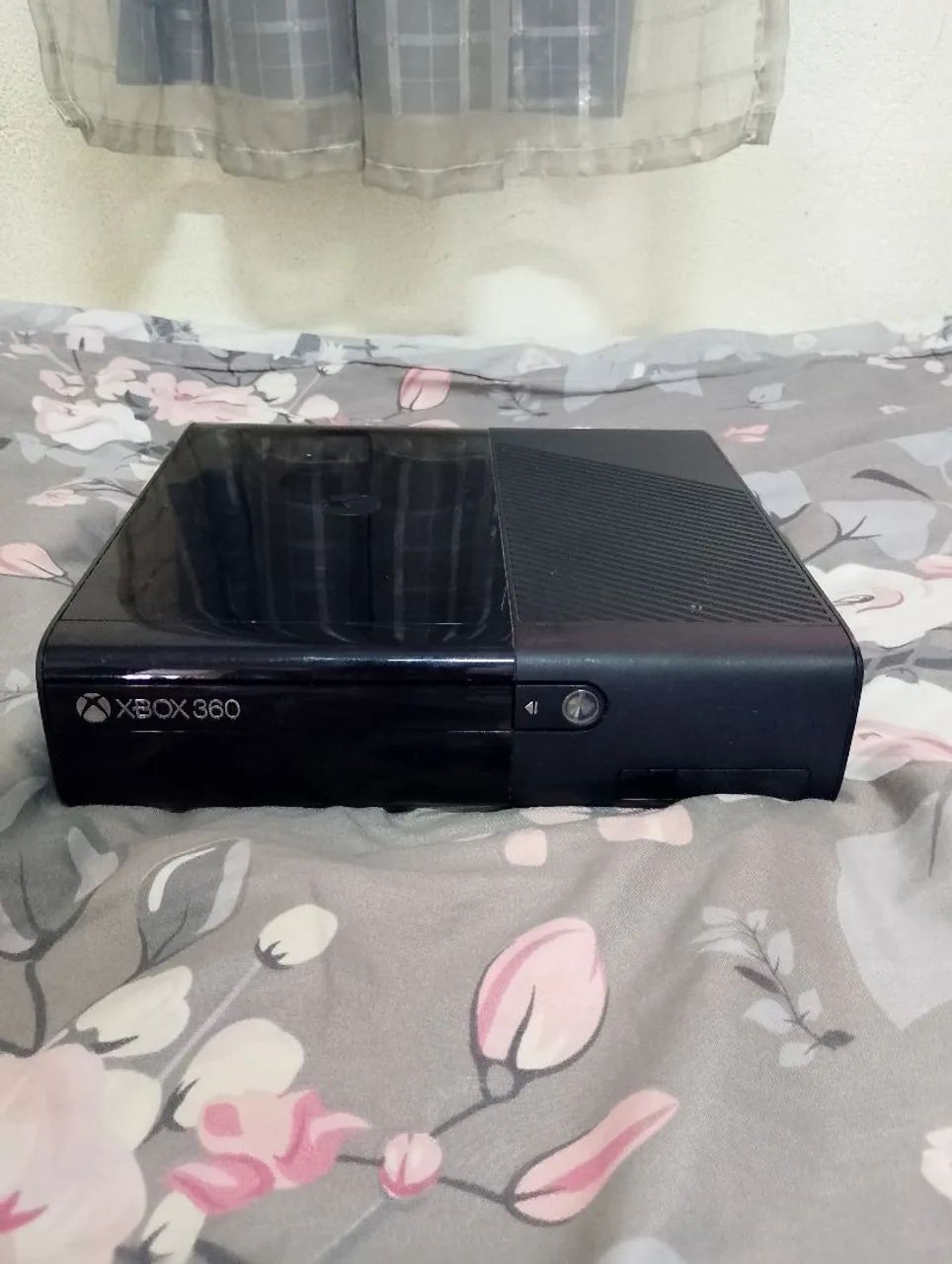 Xbox 360 sem os dois controles com fonte e kinect - Foto 4