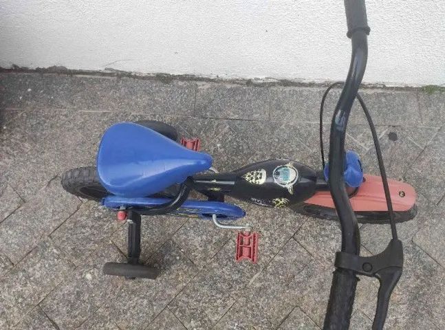 bicicleta infantil azul com rodinhas aro 12 - Foto 2
