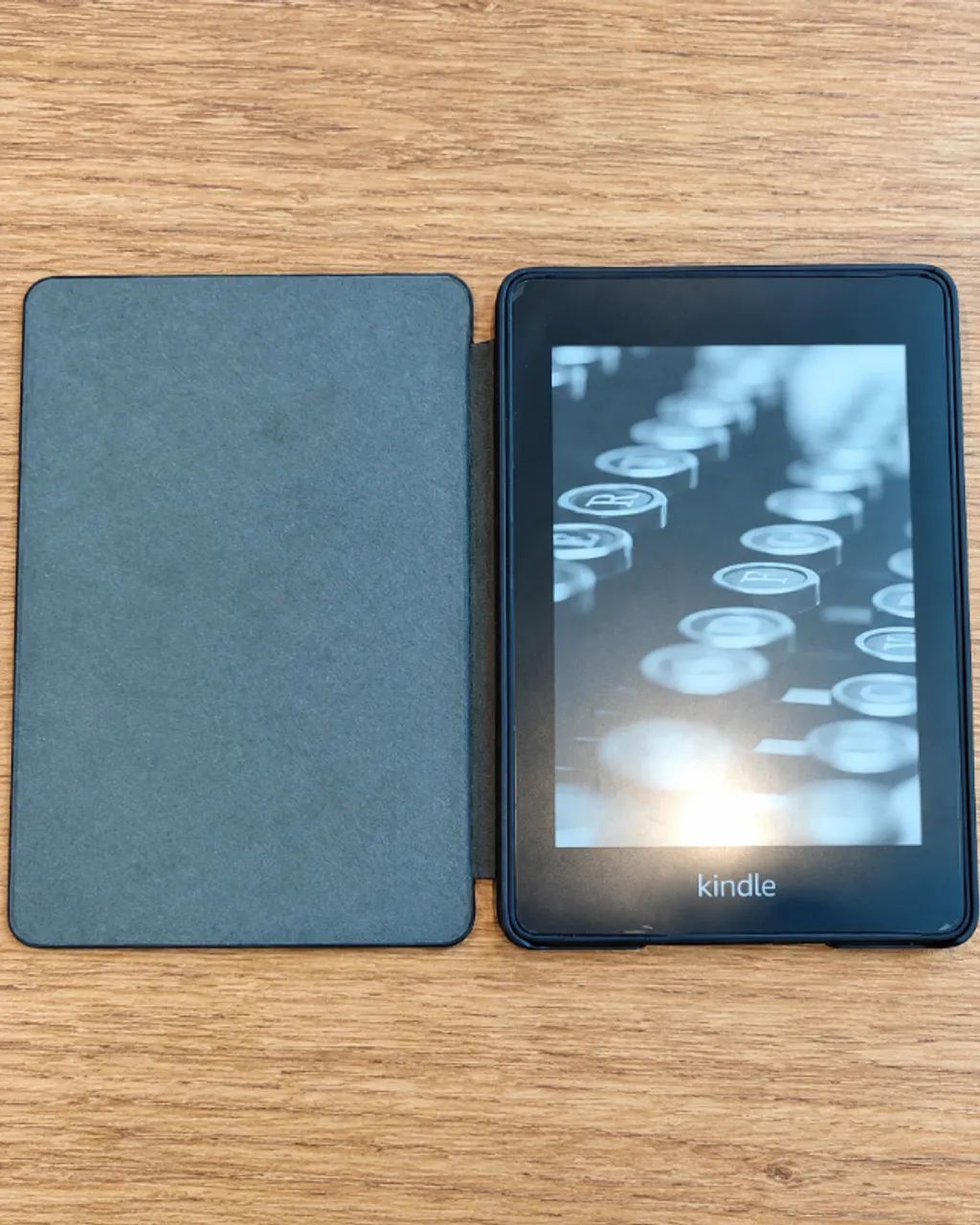 Leitor Digital Kindle Paperwhite 10ª Geração com Capa de proteção + película - Foto 3