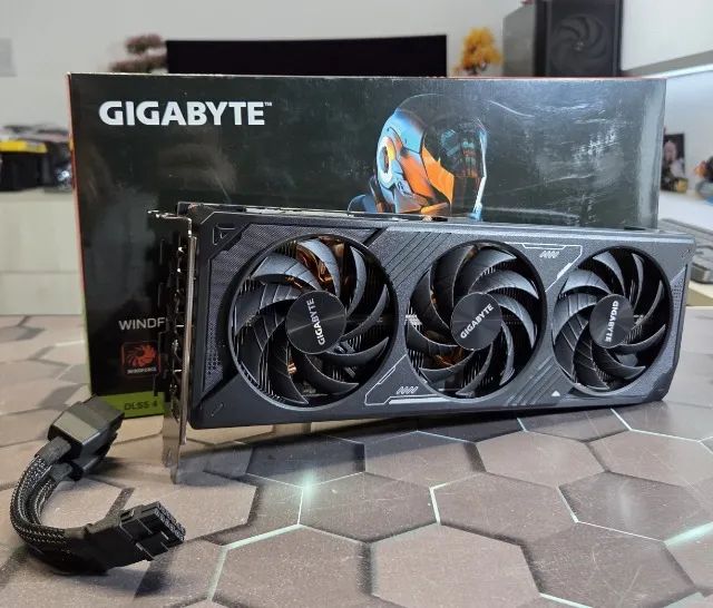 RTX 5070 12GB Gigabyte Windforce OC - Foto 2