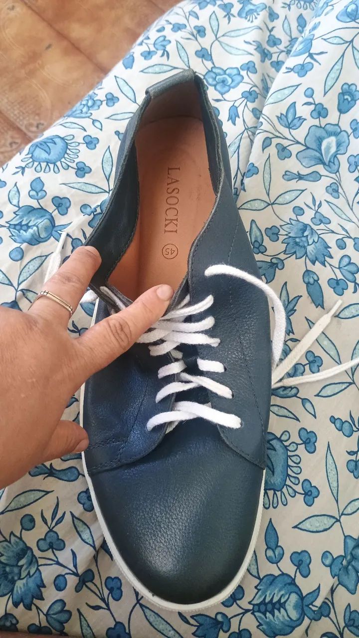 Sapato de couro lasocki azul marinho  - Foto 3