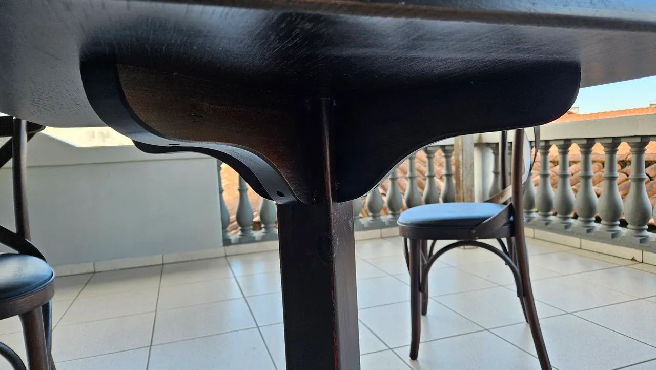 Mesa madeira maciça com 4 cadeiras - Foto 3