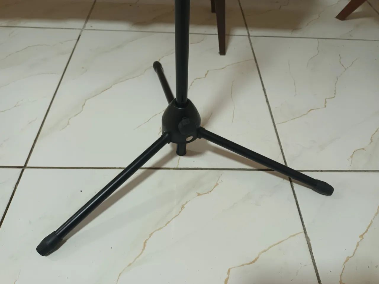 VENDO PEDESTAL DE MICROFONE - Foto 2