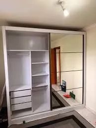 Guarda-roupa casal