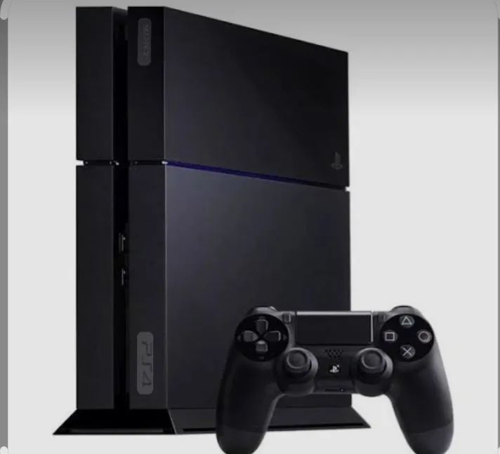 PLAYSTATION 4