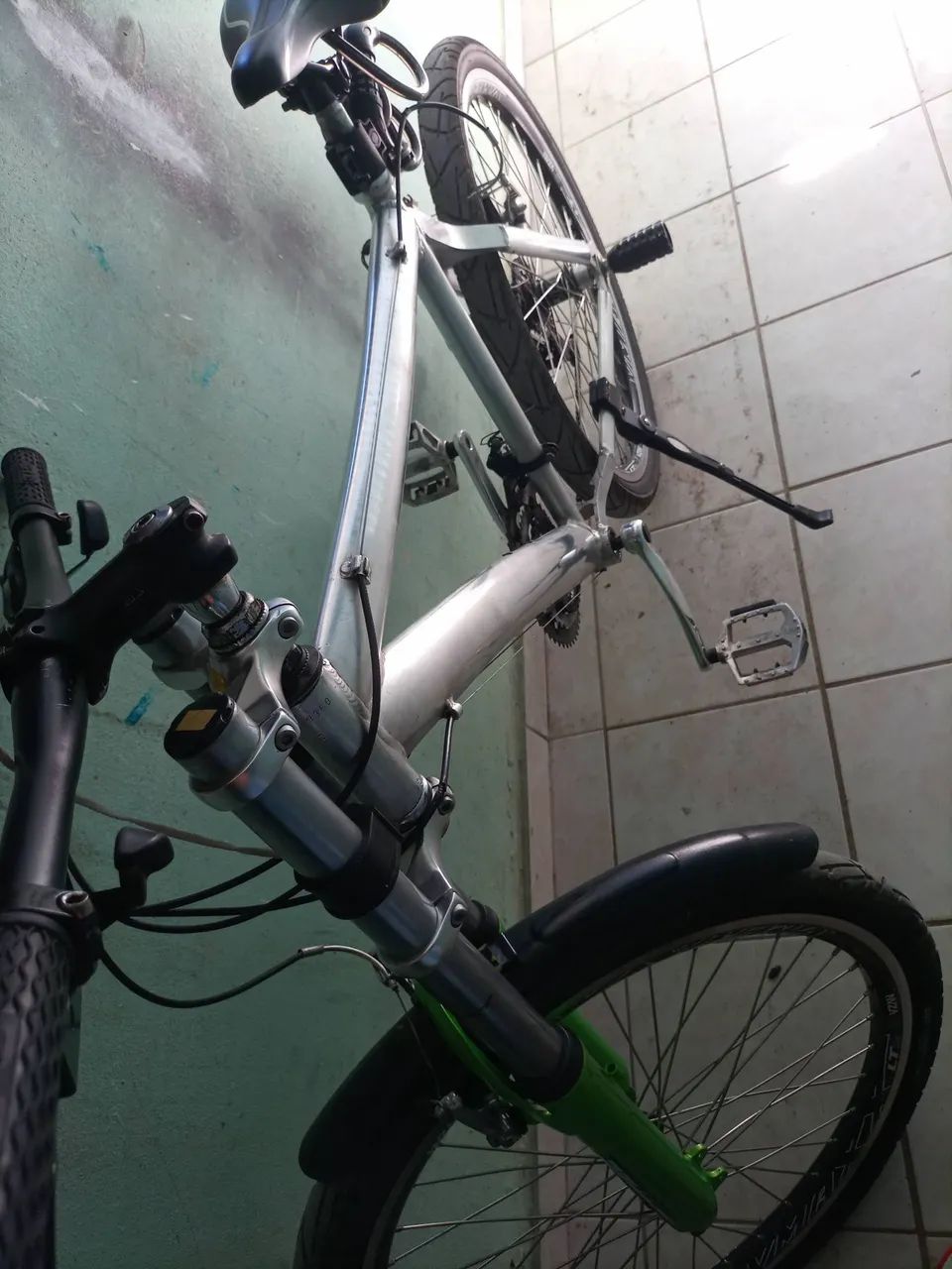 Bicicleta alumínio aro 26 