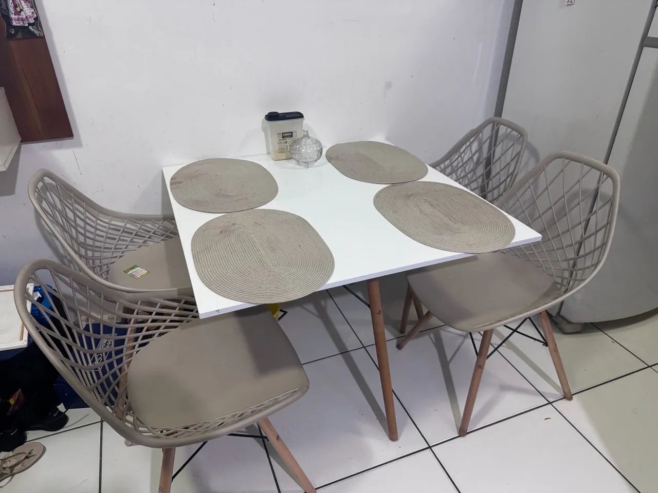Mesa 4 cadeiras 