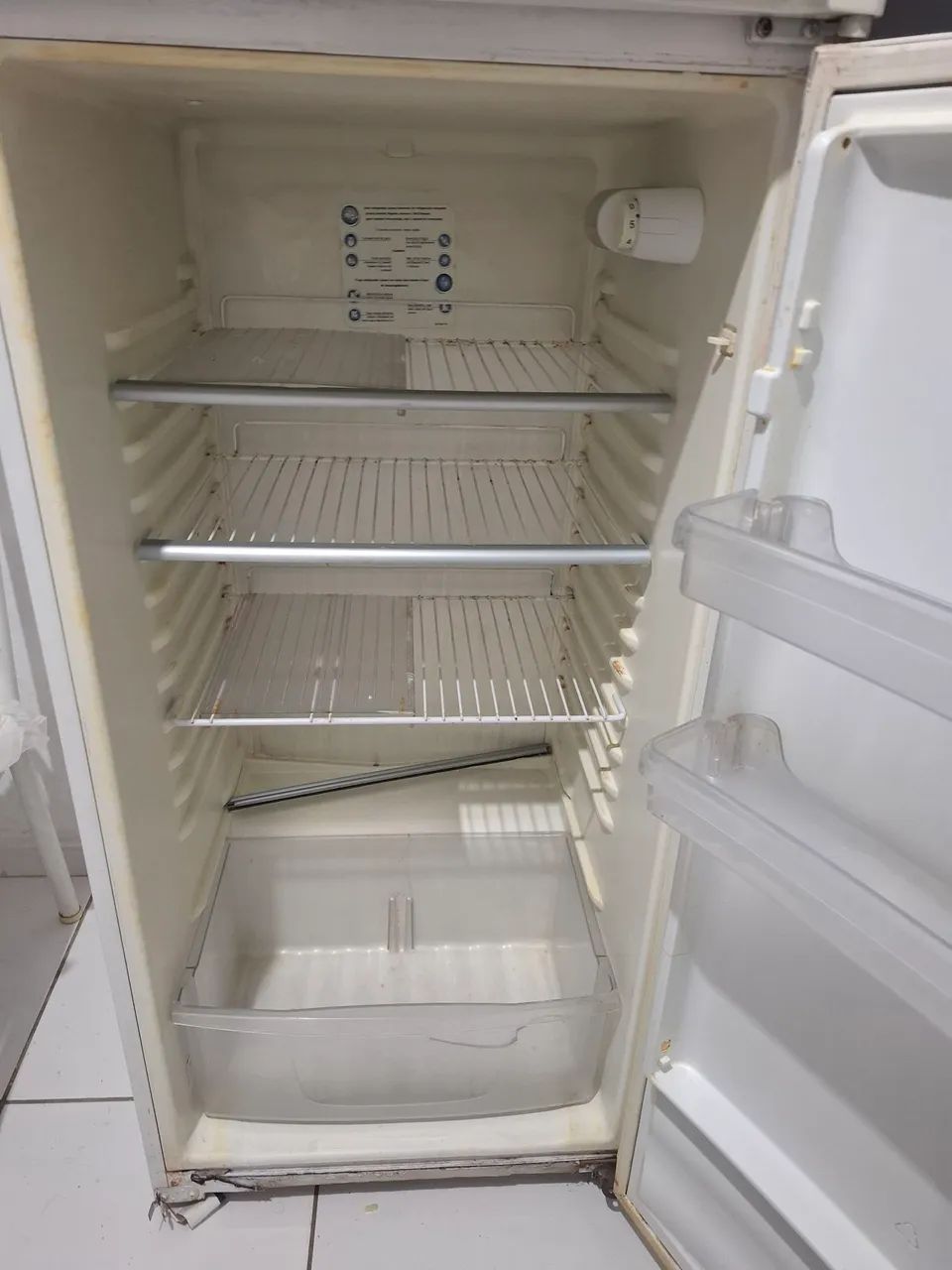 GELADEIRA COM DEFEITO R$200 - Foto 4