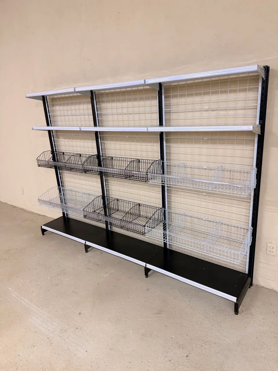 Vendo essas gôndolas 