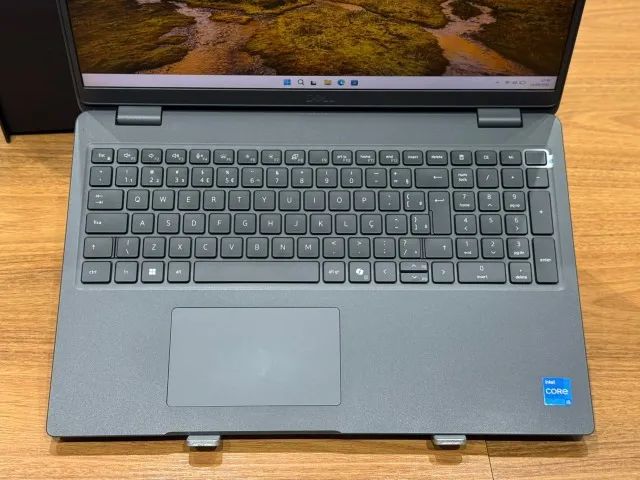 Notebook Dell Latitude 3550 i5 13ª Geração 16GB 15.6? FHD IPS