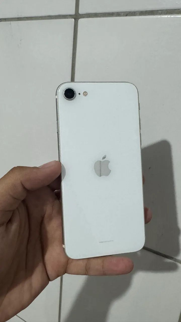 iPhone SE 128gb (PROCESSADOR DO IPHONE 11) 2°Geração - Celulares e
