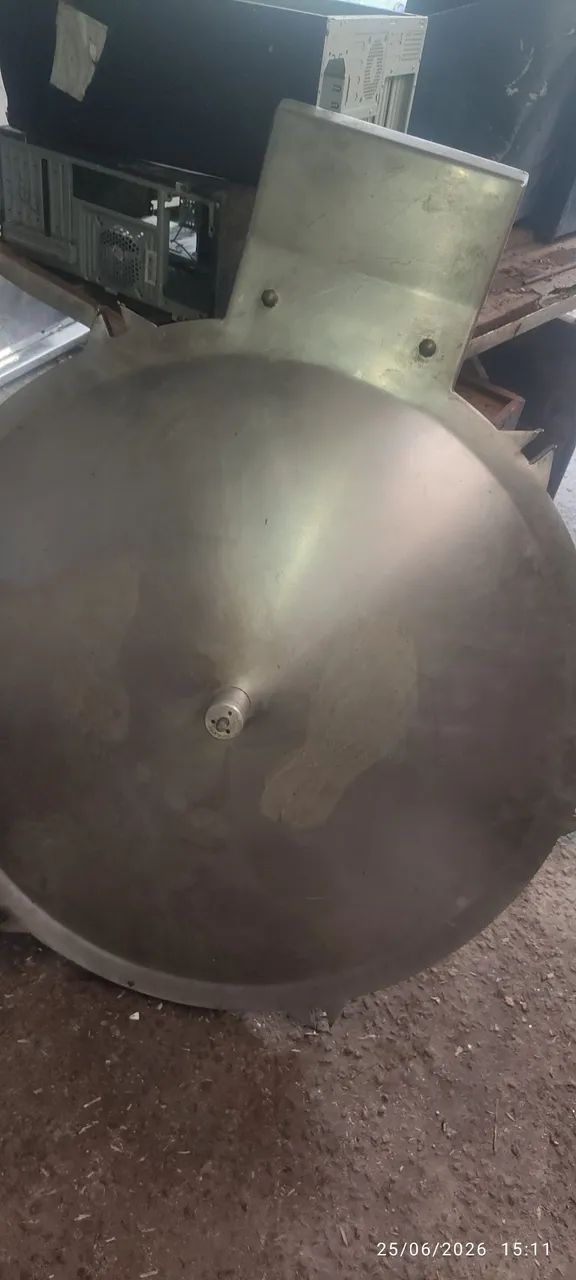 4 caldeirões INOX industrial.GLP.semi-novos 300litros"LEIA" - Foto 3