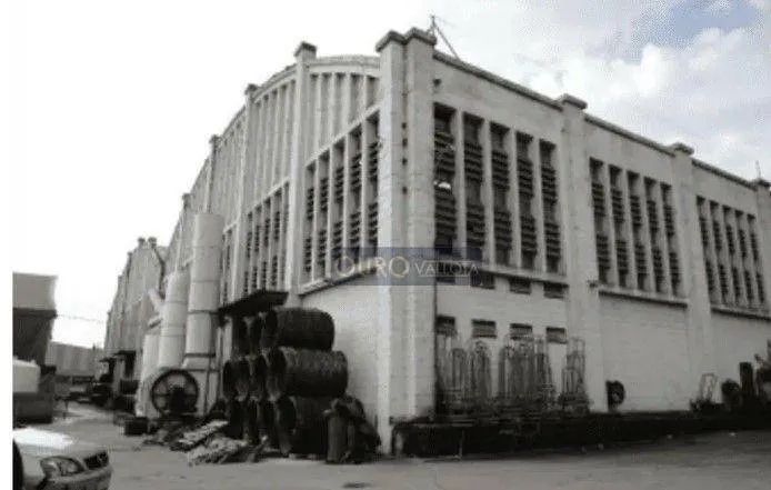 Galpão em Ferraz com 9.652m²
