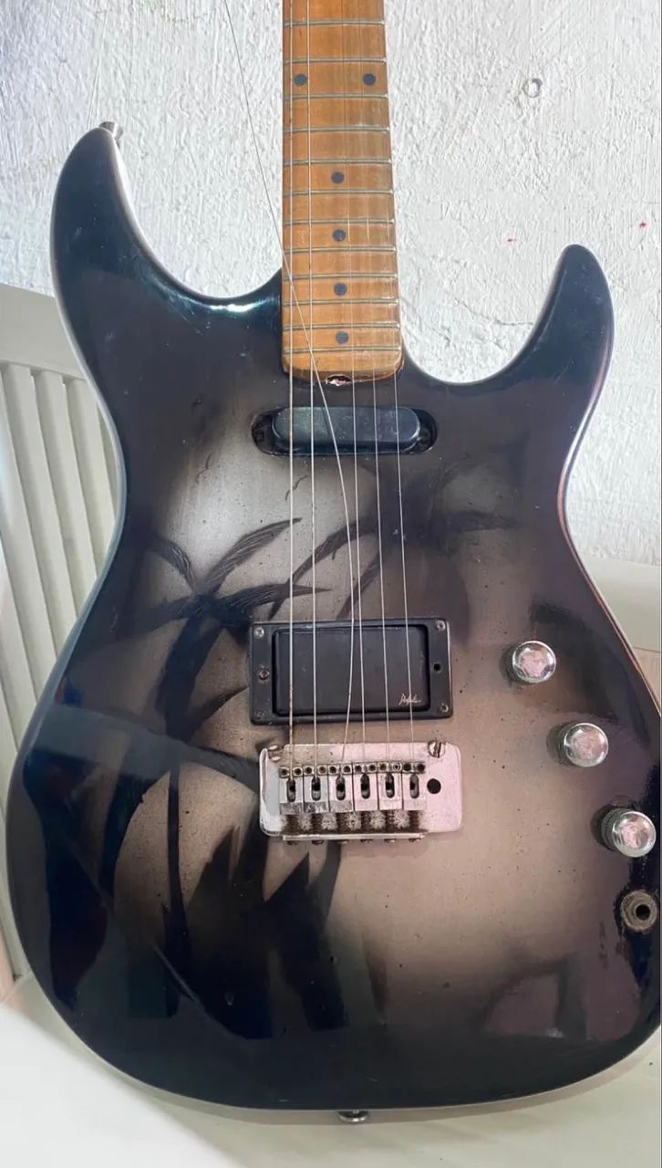 Vendo guitarra elétrica pra hoje - Foto 2