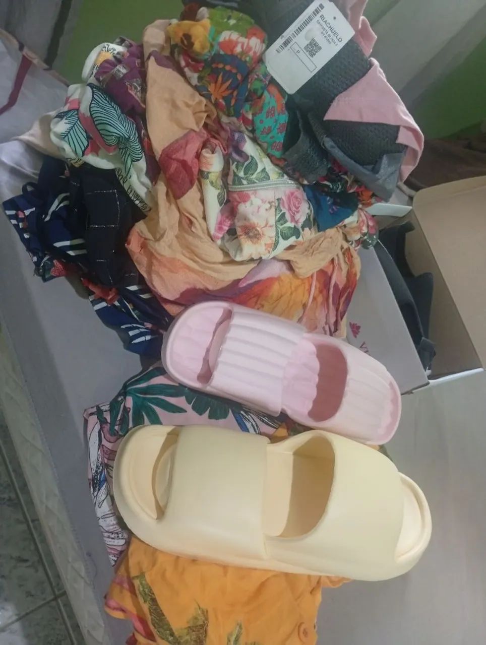 LOTE DE ROUPAS PRA BAZAR - Foto 3