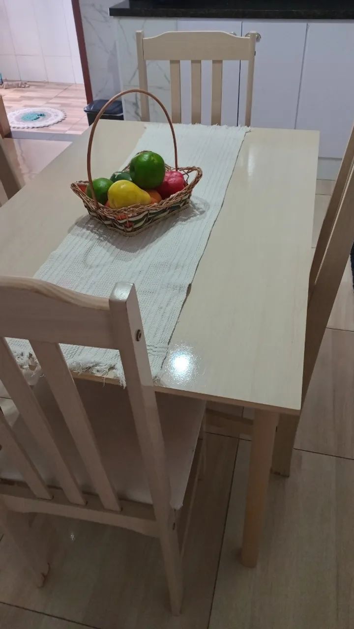 Mesa com 4 cadeiras  - Foto 2