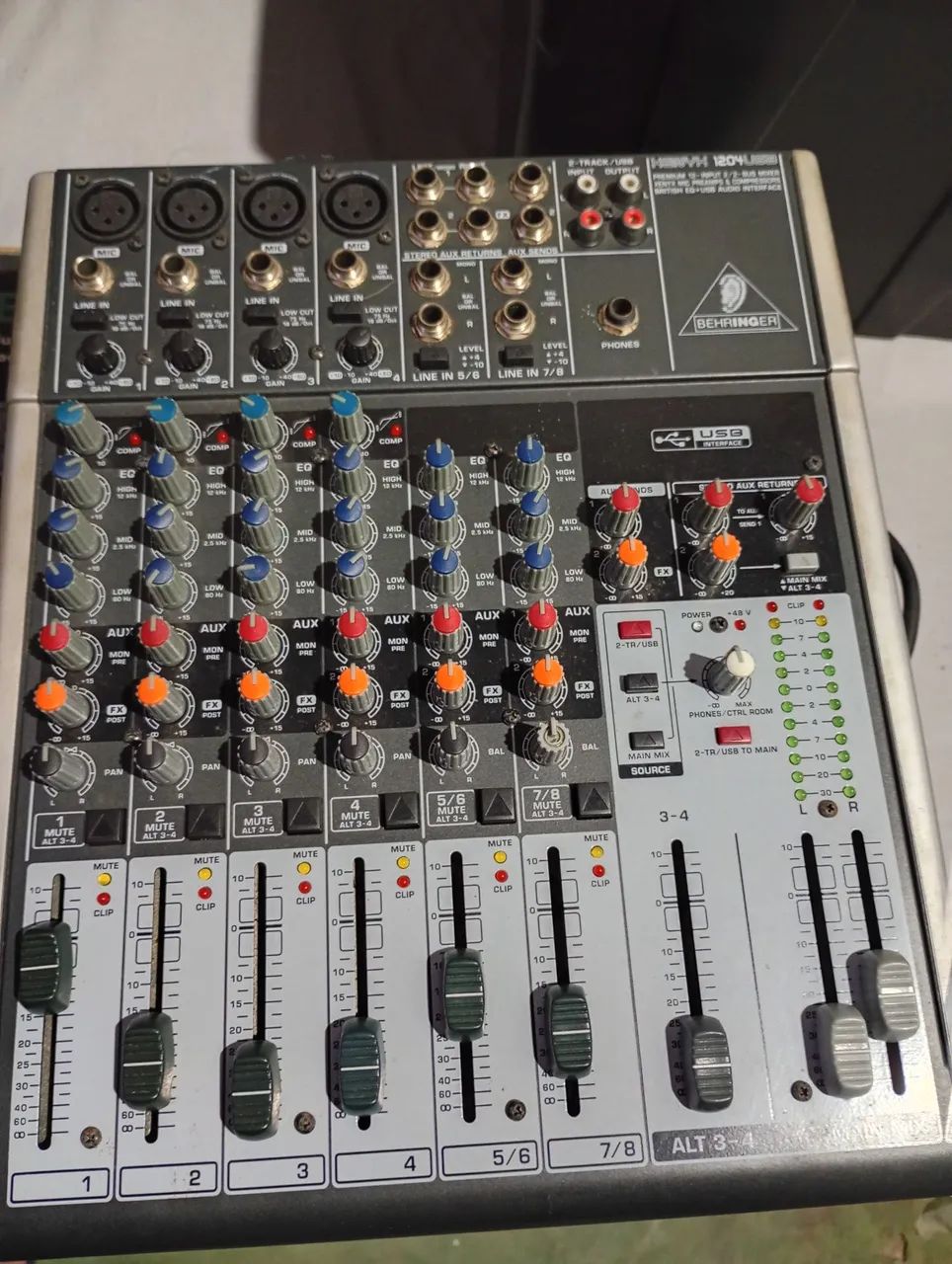 Mesa de som Behringer 1204 - Foto 2