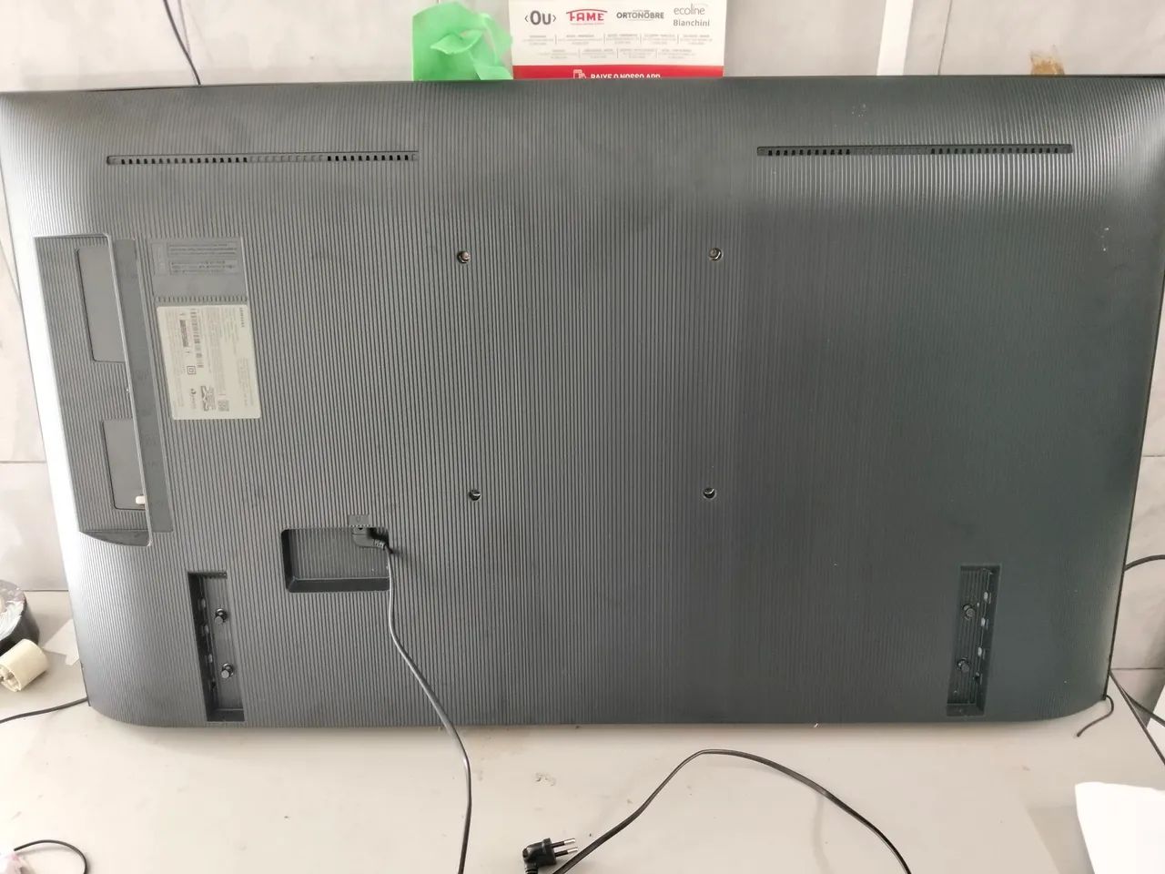 Tv Samsung semi nova caio e quebrou a tela 43 polegadas  - Foto 4