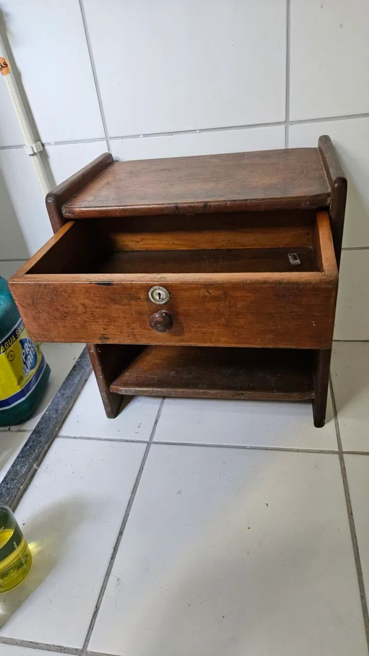 Mesa de cabeceira de madeira - Foto 2