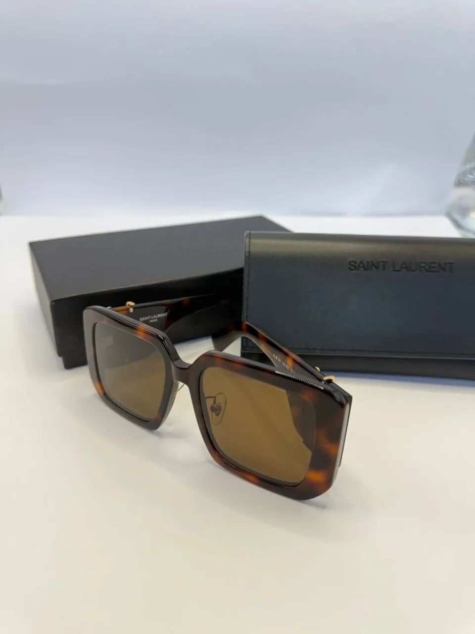 Óculos de sol feminino Yves Saint Laurent