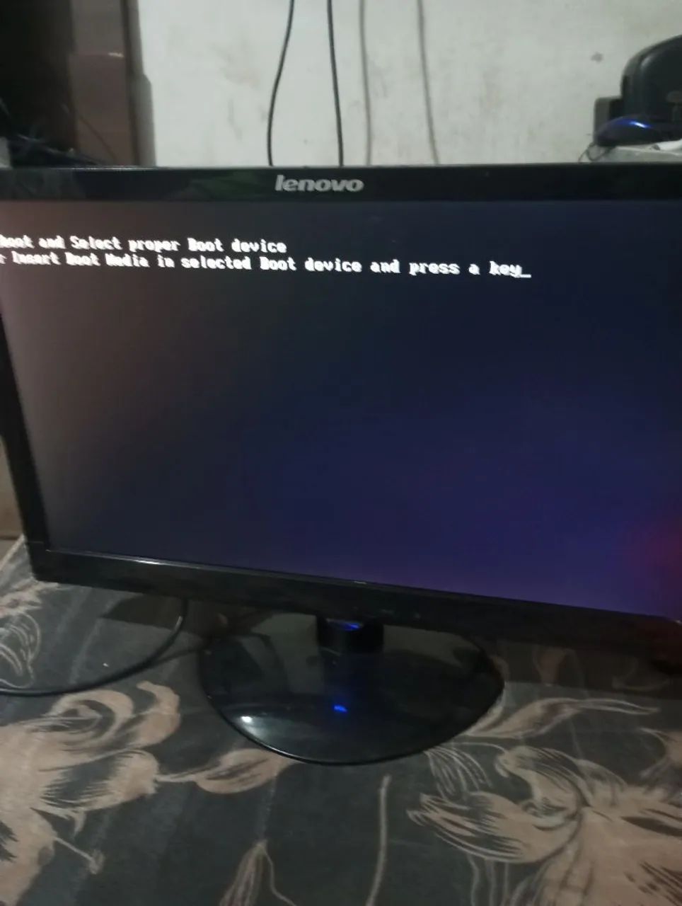 Monitor LCD Lenovo