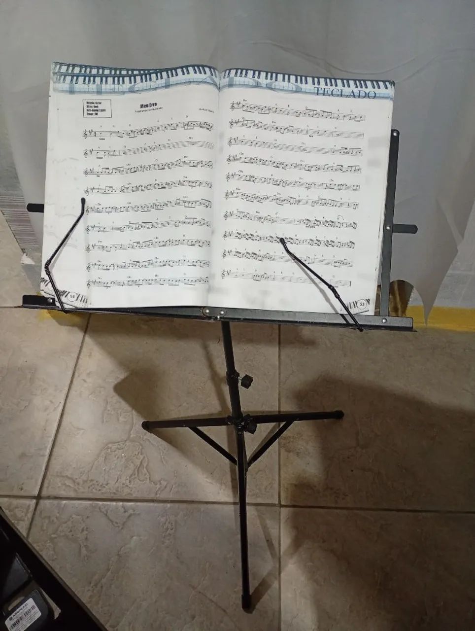 SUPORTE DE PARTITURA  PERFEITO 