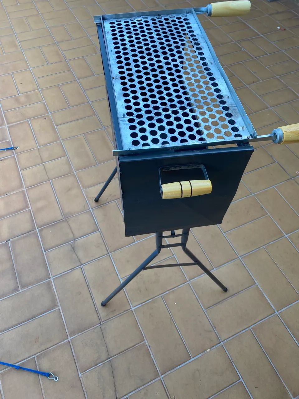 Churrasqueira nova com grelha - direto da fábrica 