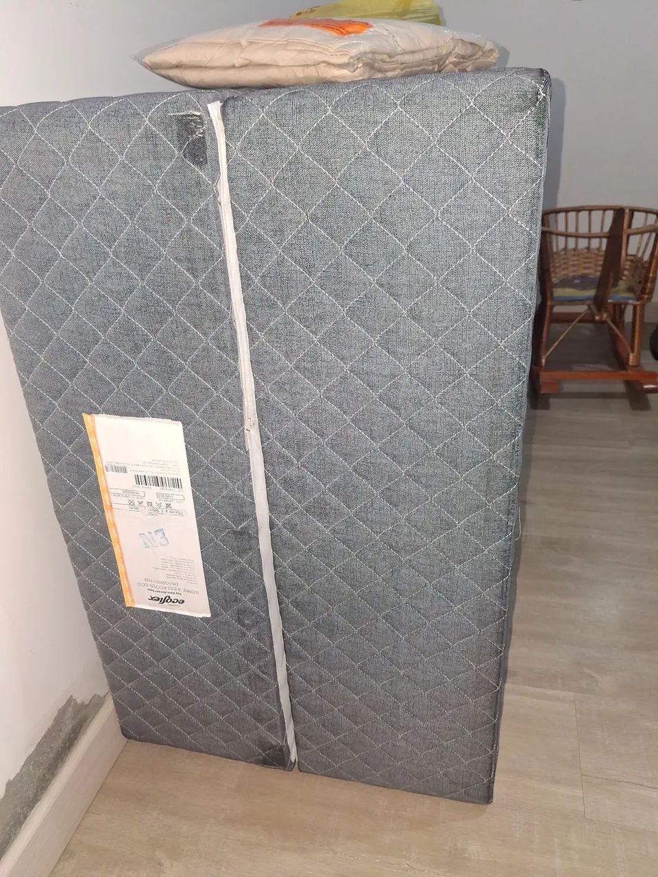 Vende cama queen mais jogo de lencol - Foto 2