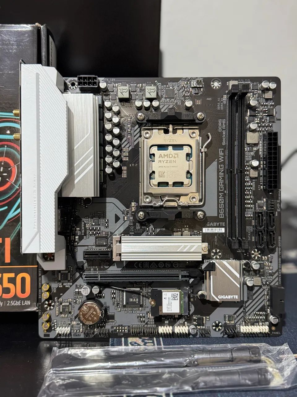 RYZEN 5 9600X- B650M GAMING WI-FI  - Foto 5