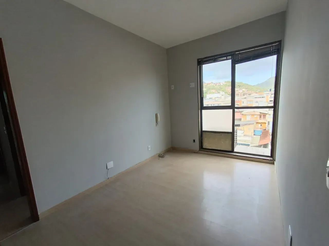 Sala comercial reformada no centro da cidade, com 2 salas e uma linda recepção. - Foto 3