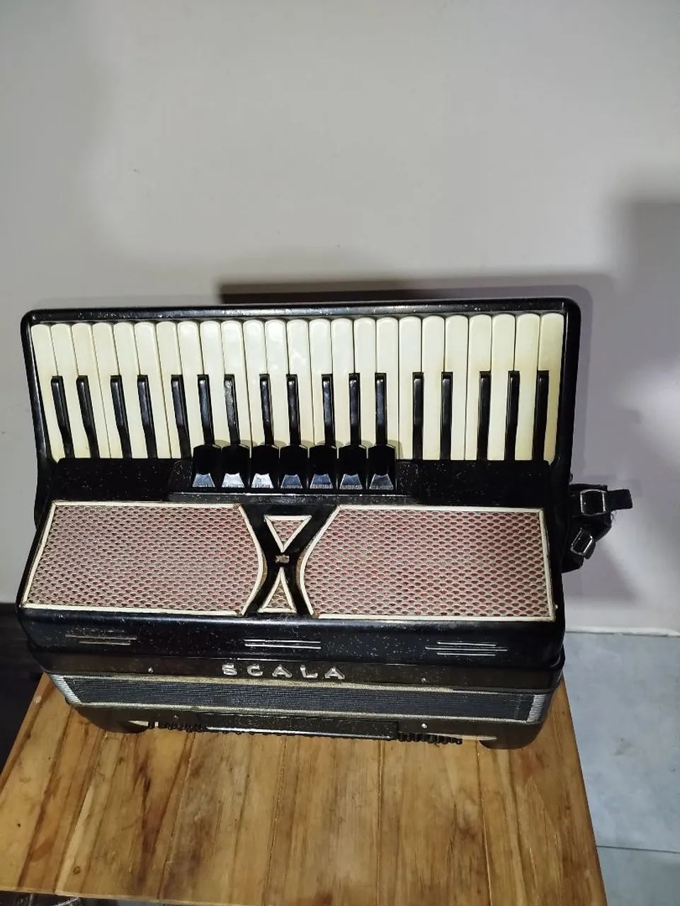 Acordeon Scala 120 baixos  - Foto 2