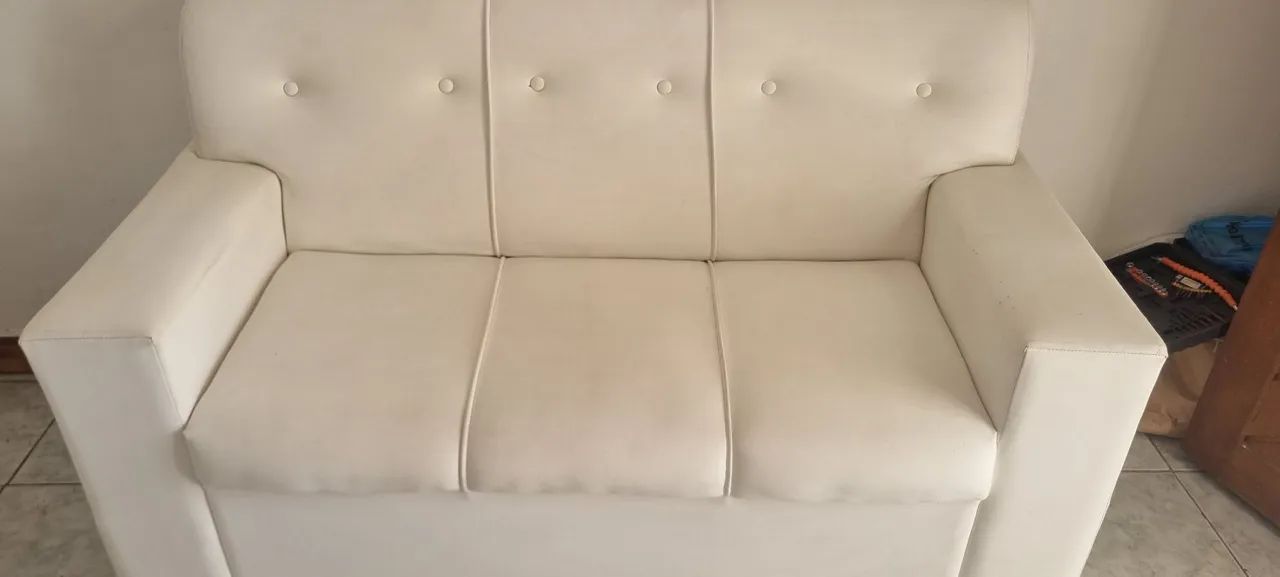 Sofa branco 2 lugares