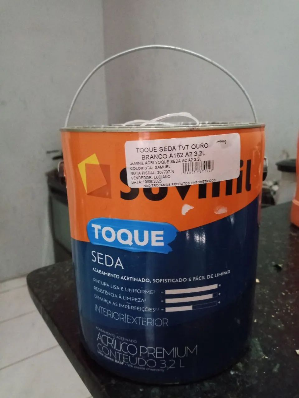 Tinta Suvinil  e tinta Acrílica Acetinada Fortex Lata Lacrada