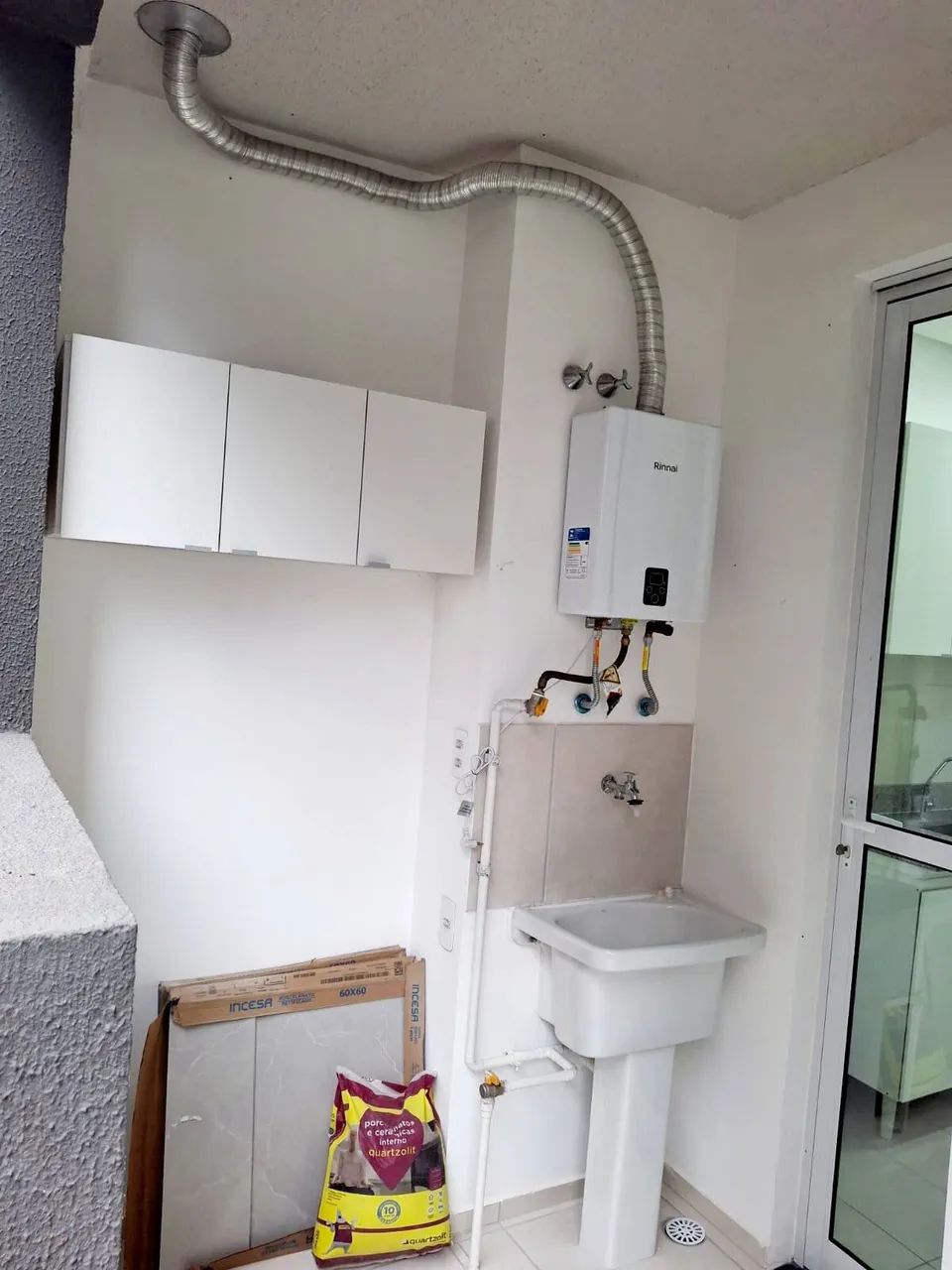 Apartamento com quintal e 2 quartos para locação- R$3.700 pacote - Foto 3
