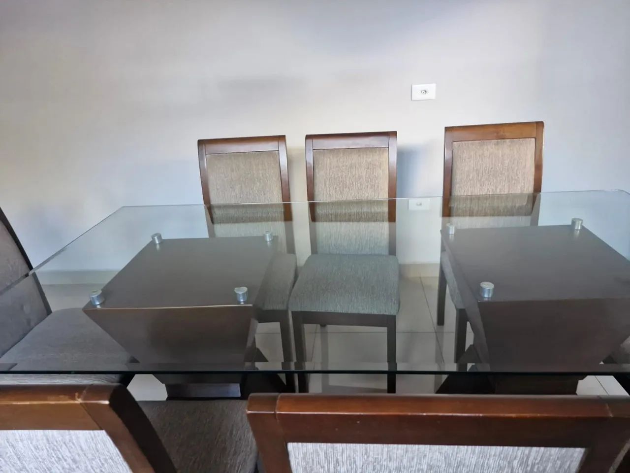 Mesa de vidro com 8 cadeiras  - Foto 4