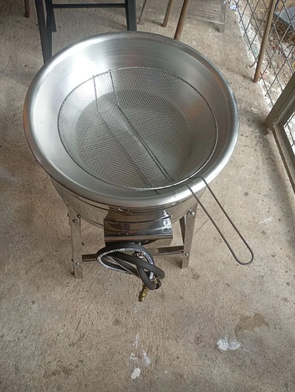 Tacho a gás 7 litros inox novo - Foto 5