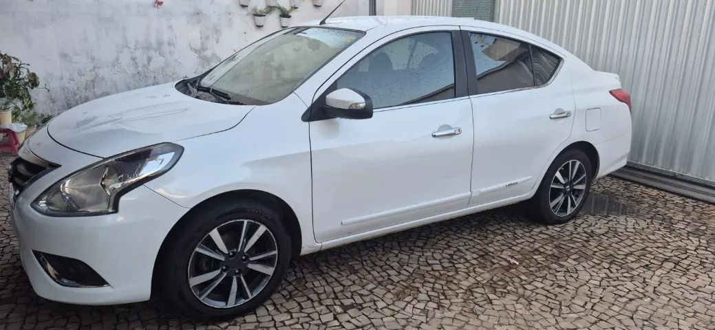 Nissan Versa UNIQUE 1.6 16V 2018
