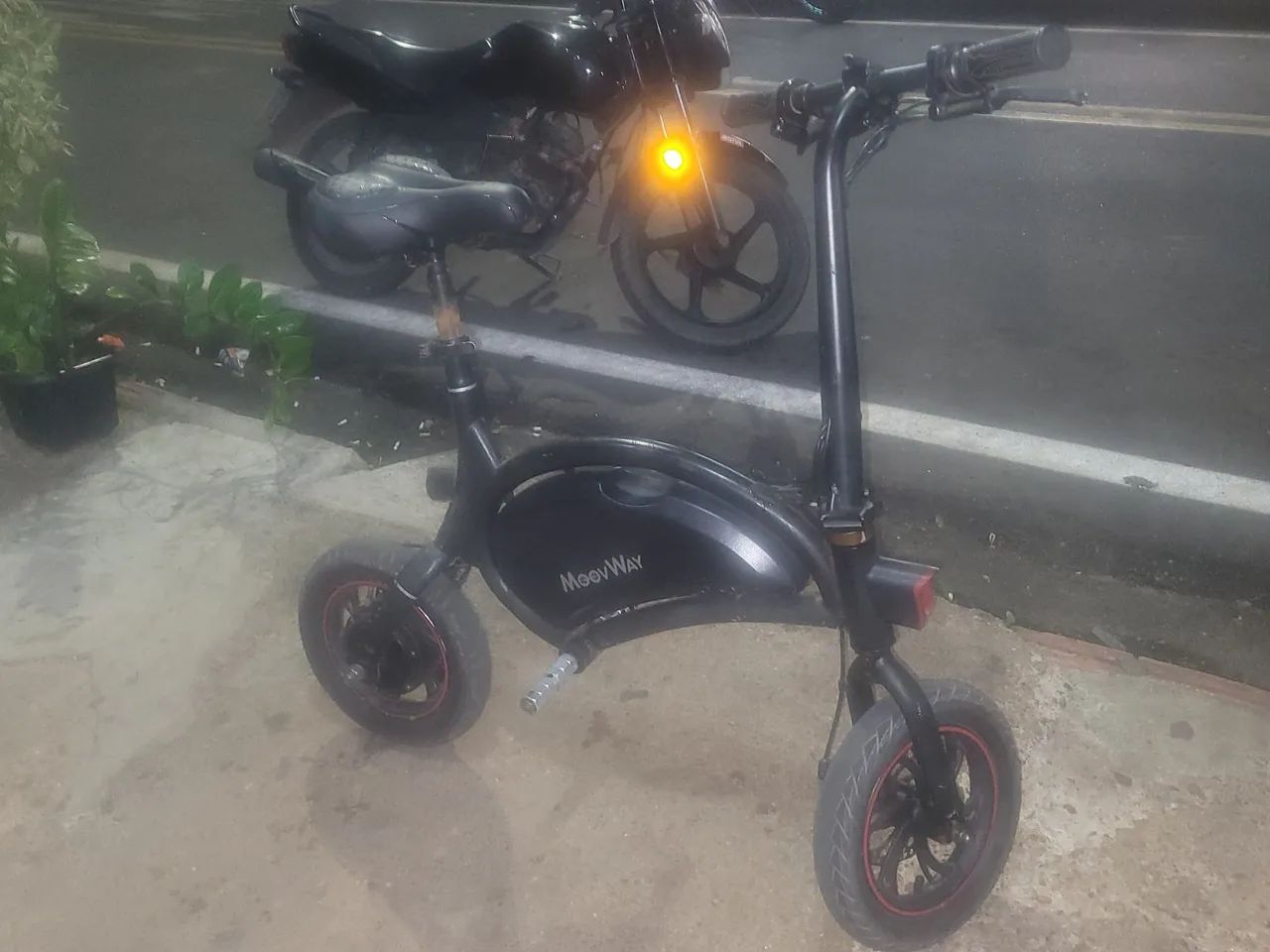 Vendo bicicleta elétrica bem concervada . - Foto 2