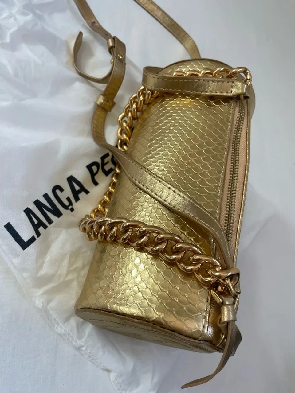 Bolsa Lança Perfume dourada em Couro - Foto 4