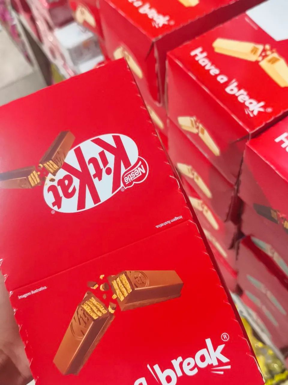 Kit Kat caixa fechada com 24un 996g