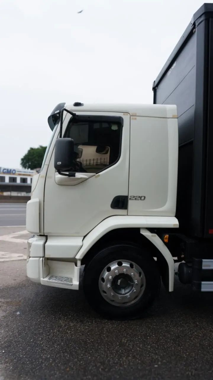 VOLVO VM 220  - Foto 3